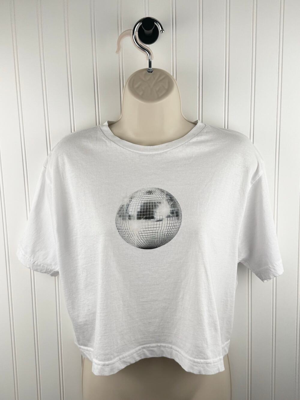 Sugar Flower White Disco Ball Graphic Cropped T-Shirt Medium